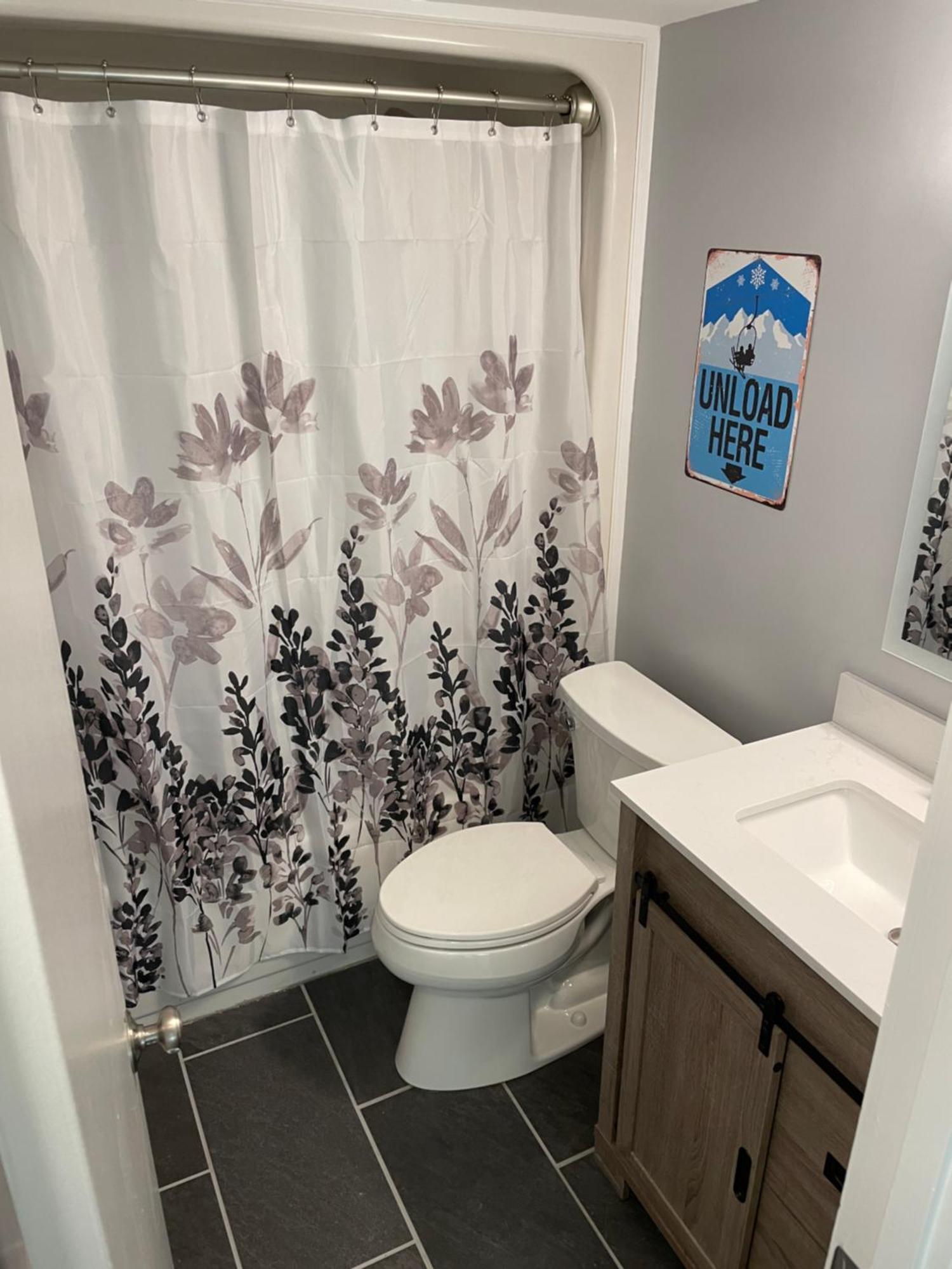 Modern Condo With Ski In & Ski Out - Silver Creek Lodge, Snowshoe Bagian luar foto