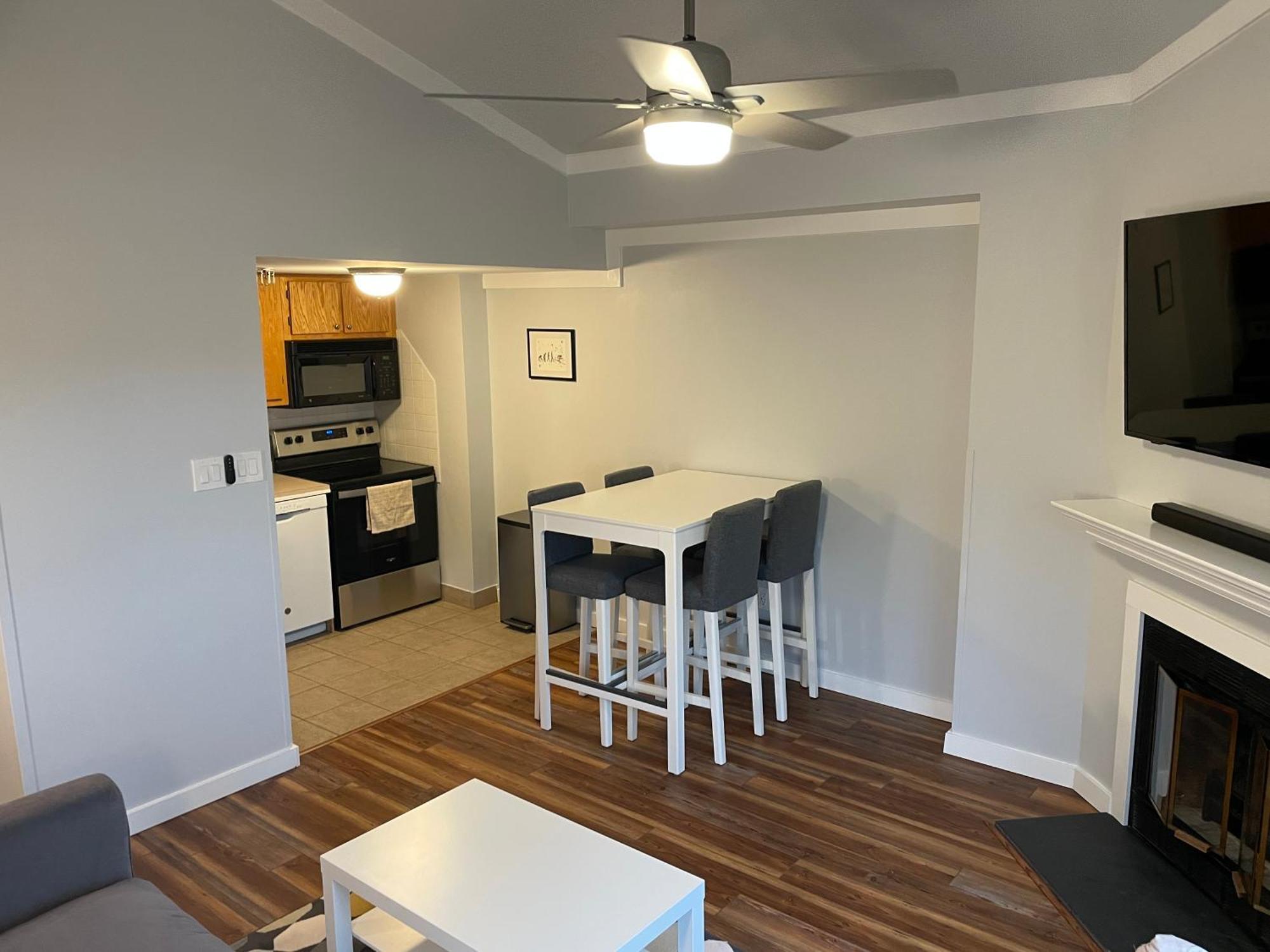 Modern Condo With Ski In & Ski Out - Silver Creek Lodge, Snowshoe Bagian luar foto