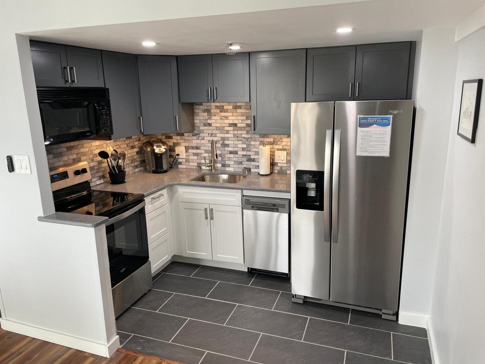 Modern Condo With Ski In & Ski Out - Silver Creek Lodge, Snowshoe Bagian luar foto