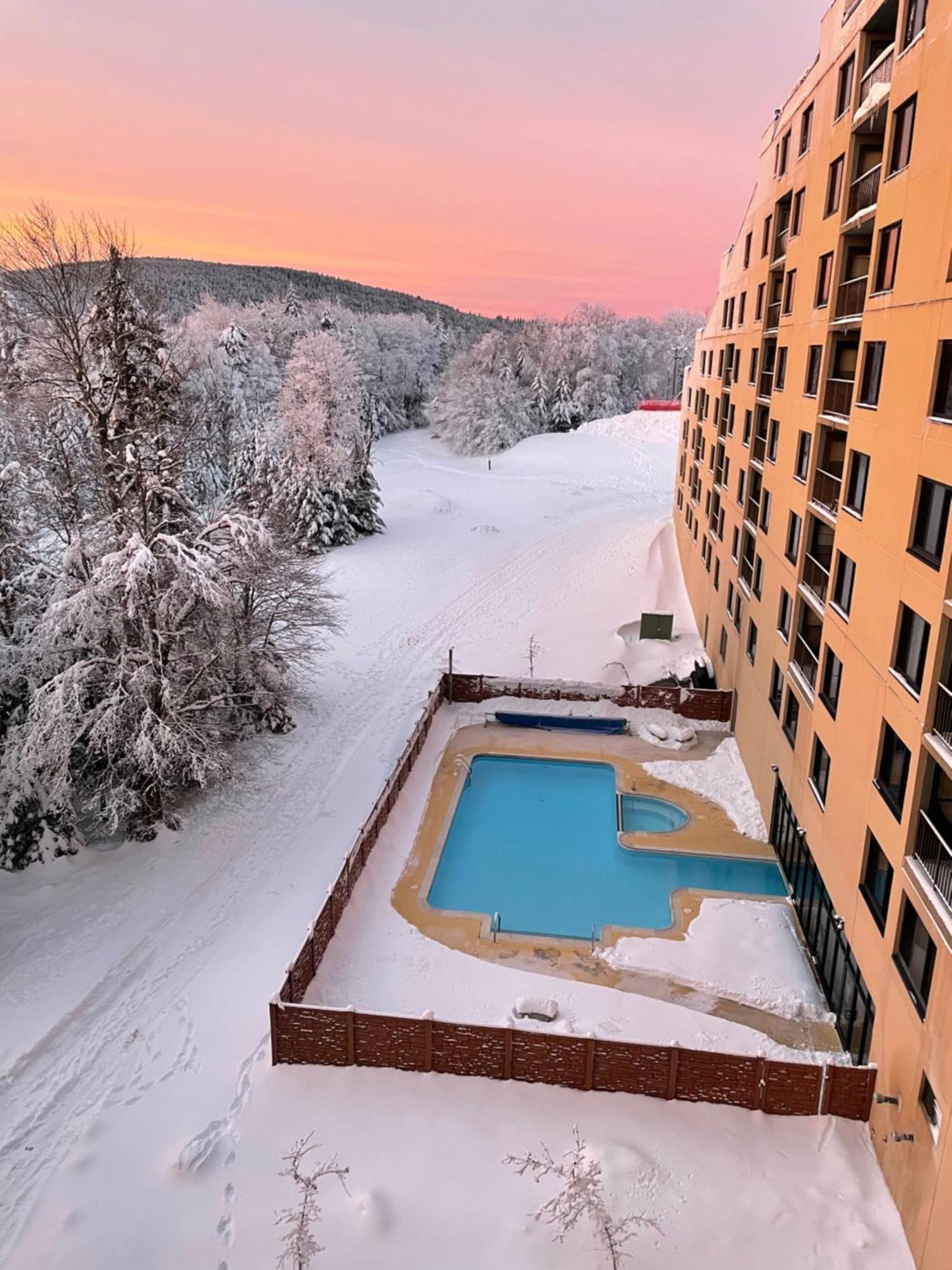 Modern Condo With Ski In & Ski Out - Silver Creek Lodge, Snowshoe Bagian luar foto
