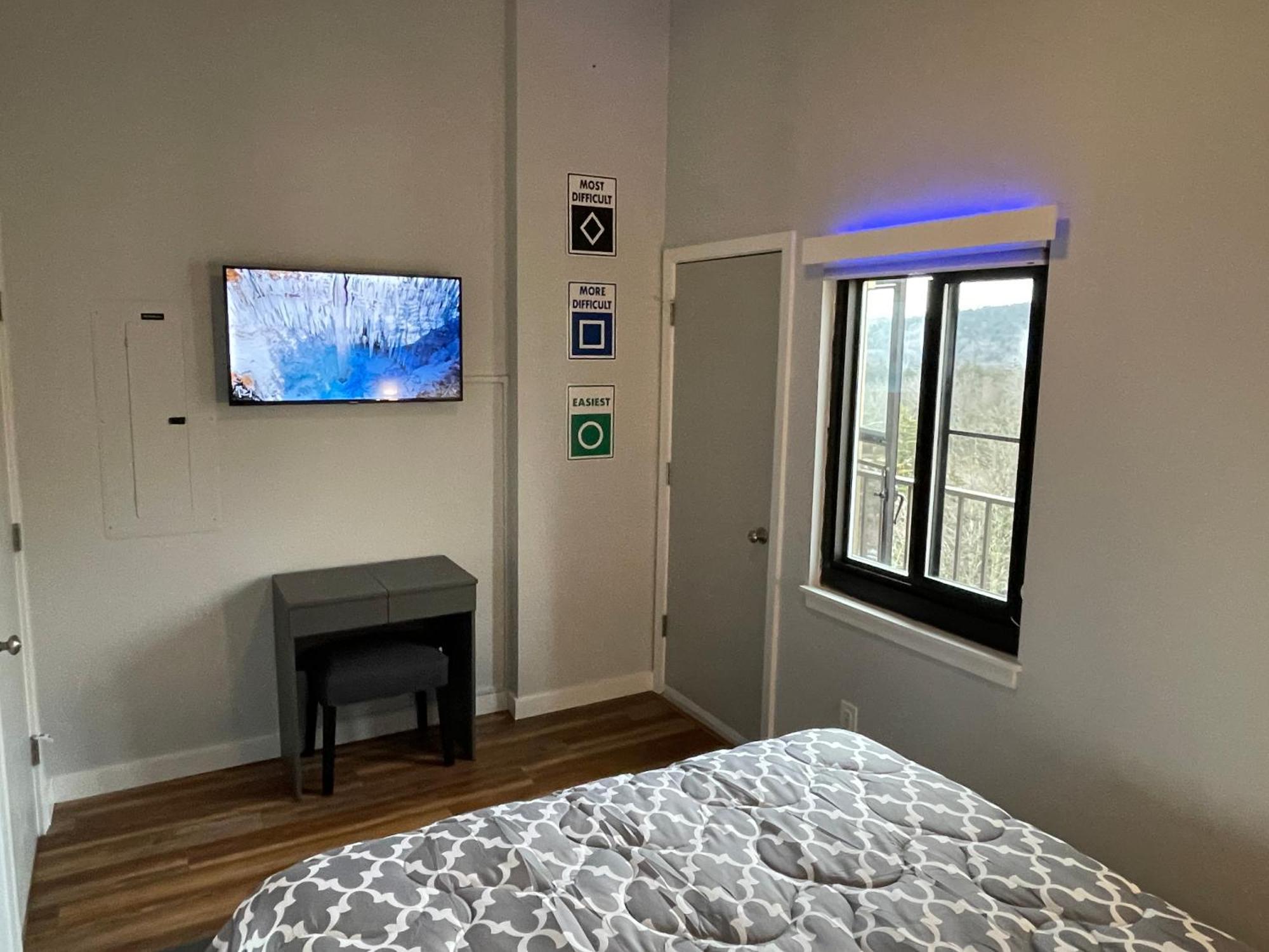 Modern Condo With Ski In & Ski Out - Silver Creek Lodge, Snowshoe Bagian luar foto